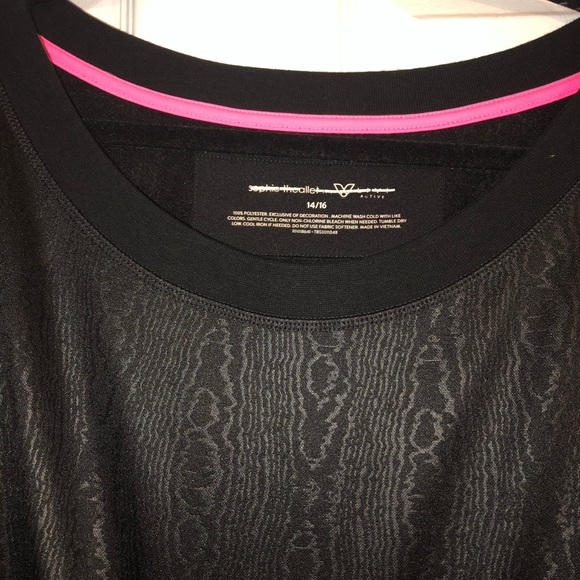 🖤 3/$25 Lane Bryant Livi Active crop sweatshirt. - Picture 2 of 2